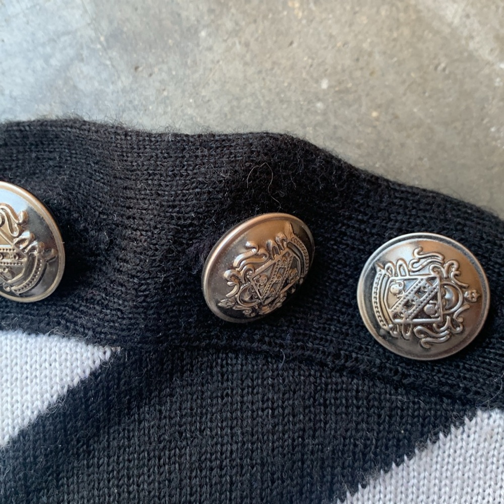 Balmain - Picture 3 of 3